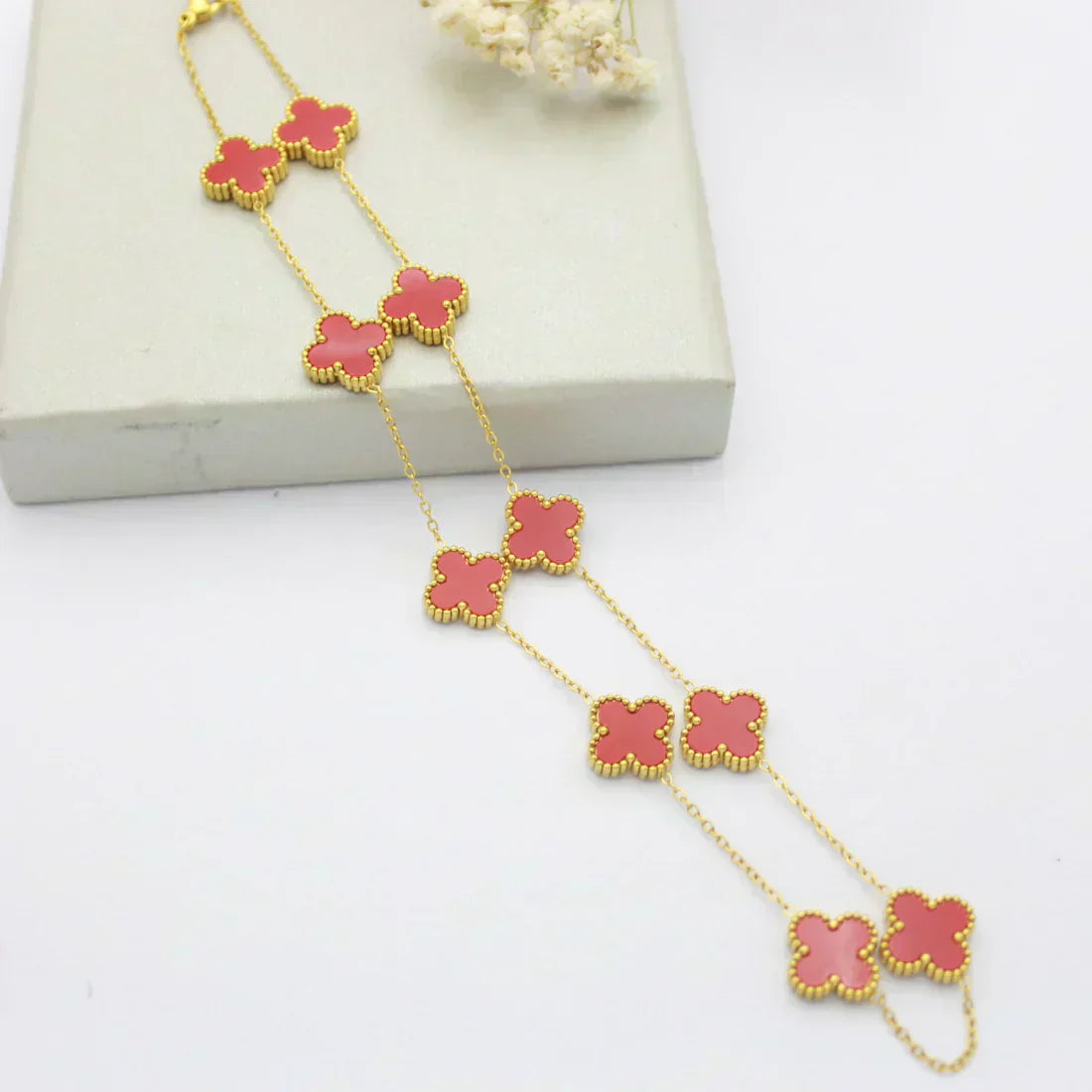 TRÉBOL | Collar Dorado con 10 Motivos