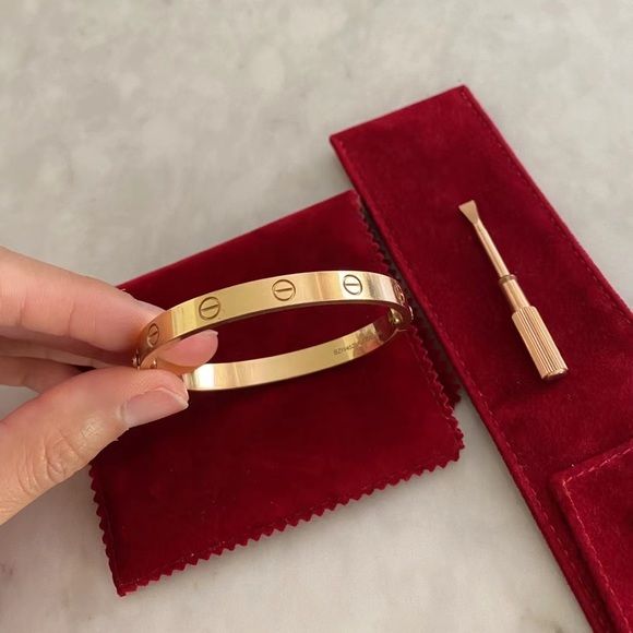 Pulsera de Oro de la Eternidad