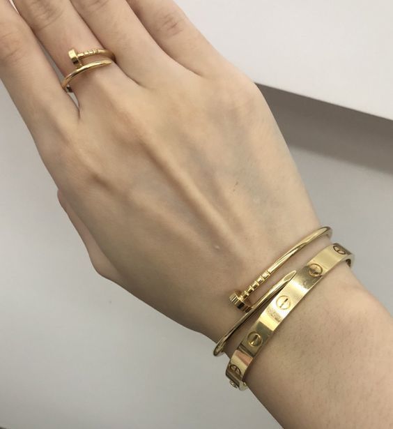 CLAVO | Pulsera Dorada Delgada