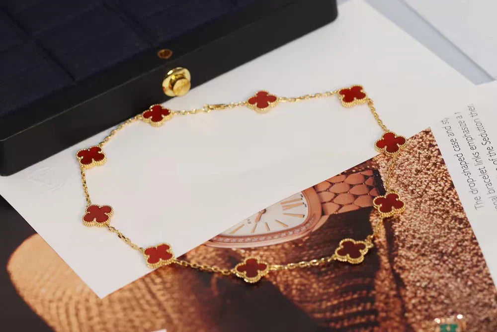 TRÉBOL | Collar Dorado con 10 Motivos