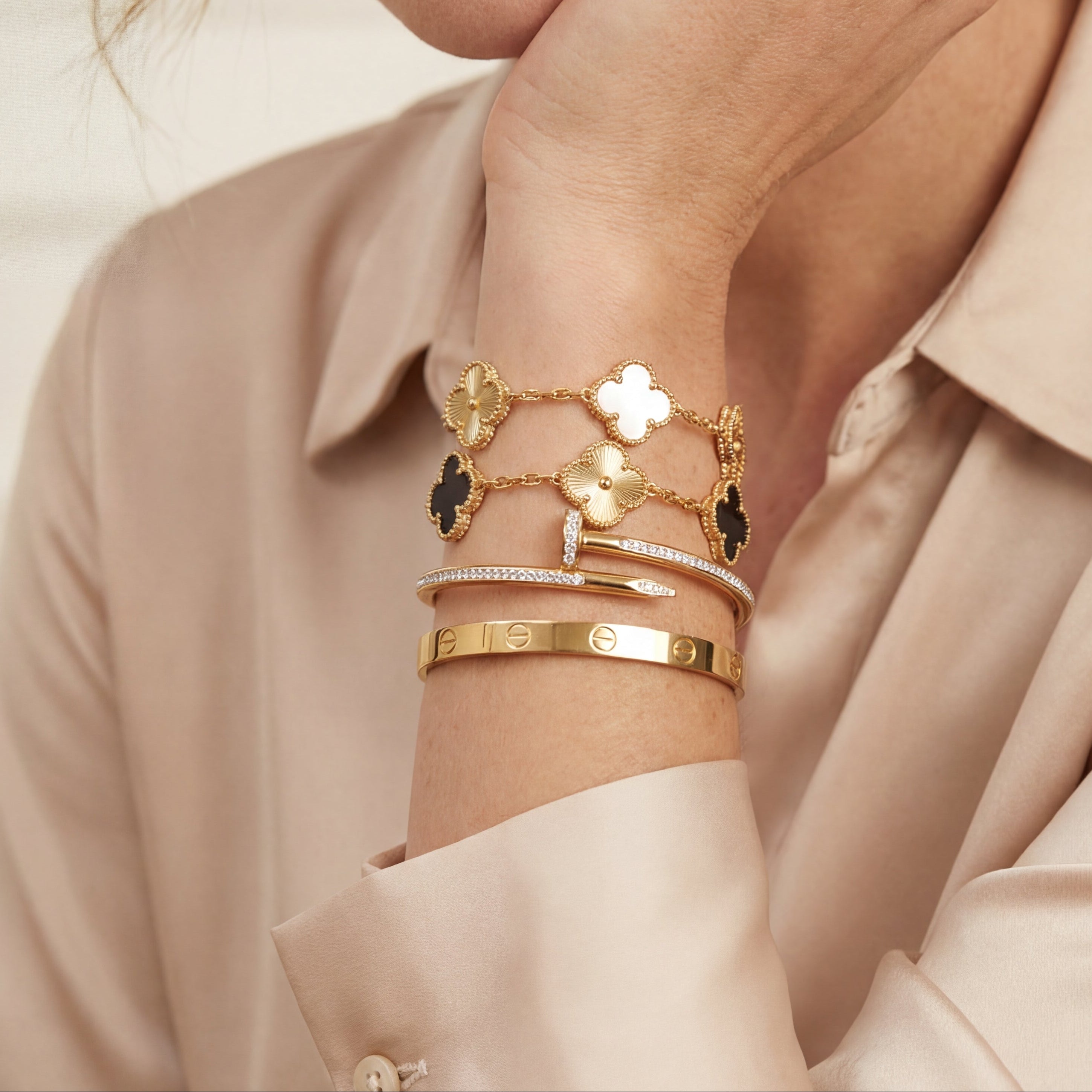 Pulsera de Oro de la Eternidad