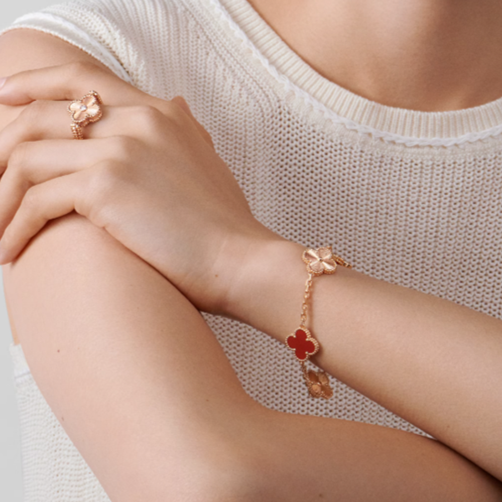 TRÉBOL | Pulsera de Oro Rosa Guilloché